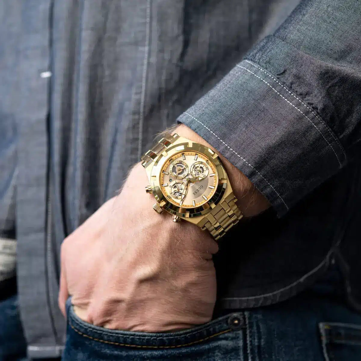 Montre Guess pour homme gw0260g4